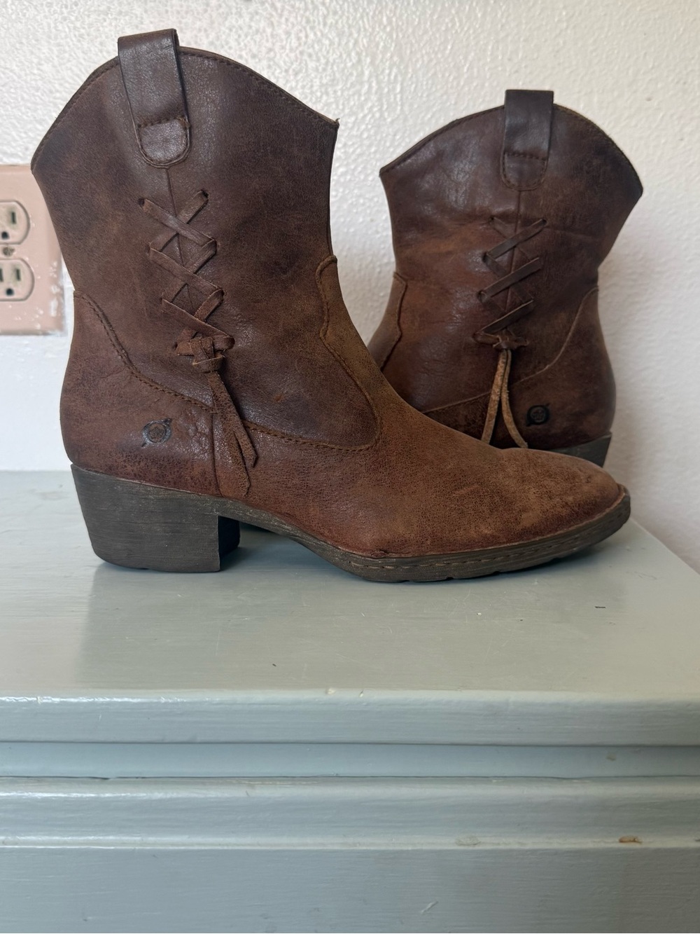 Born boots
